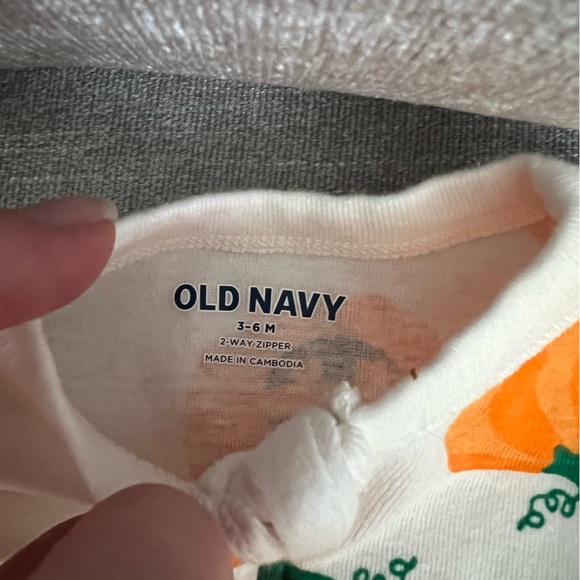 Bundle Halloween outfits 3mo baby bundle (Caden lane, old navy, carters, etc) - Picture 2 of 14